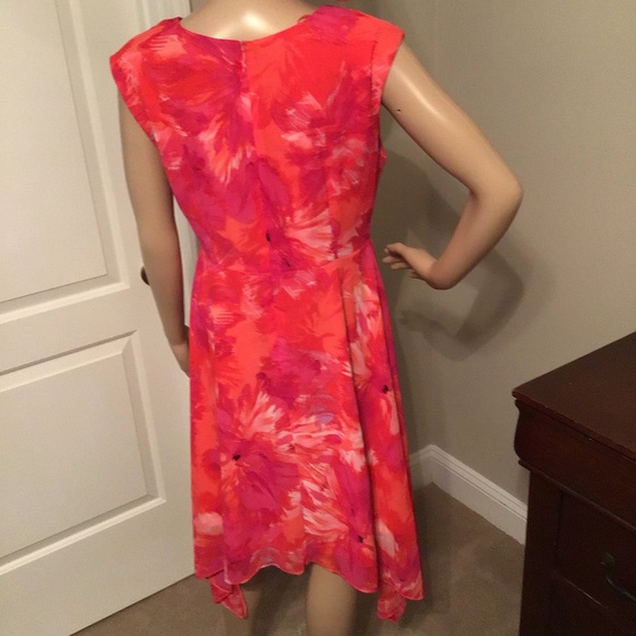 Dress - Picture 2 of 9